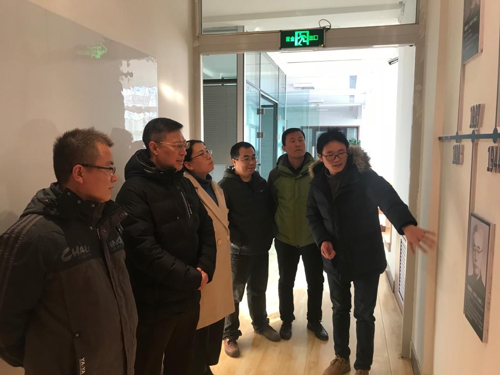 考察兰州大学现场